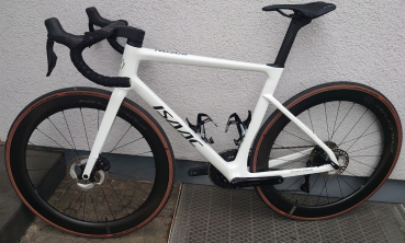 Isaac Boson Disc mineral-white